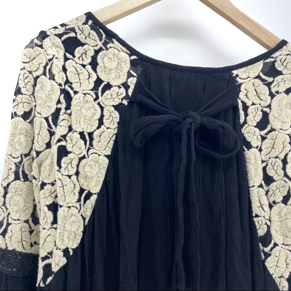 Altar’d state black cream floral blouse - Picture 5 of 7